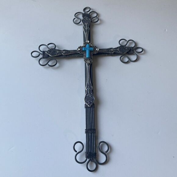 Vintage Southwestern Silver Tone Metal Crucifix Cross Wall Hanging Ornate 11X7 - Picture 1 of 12